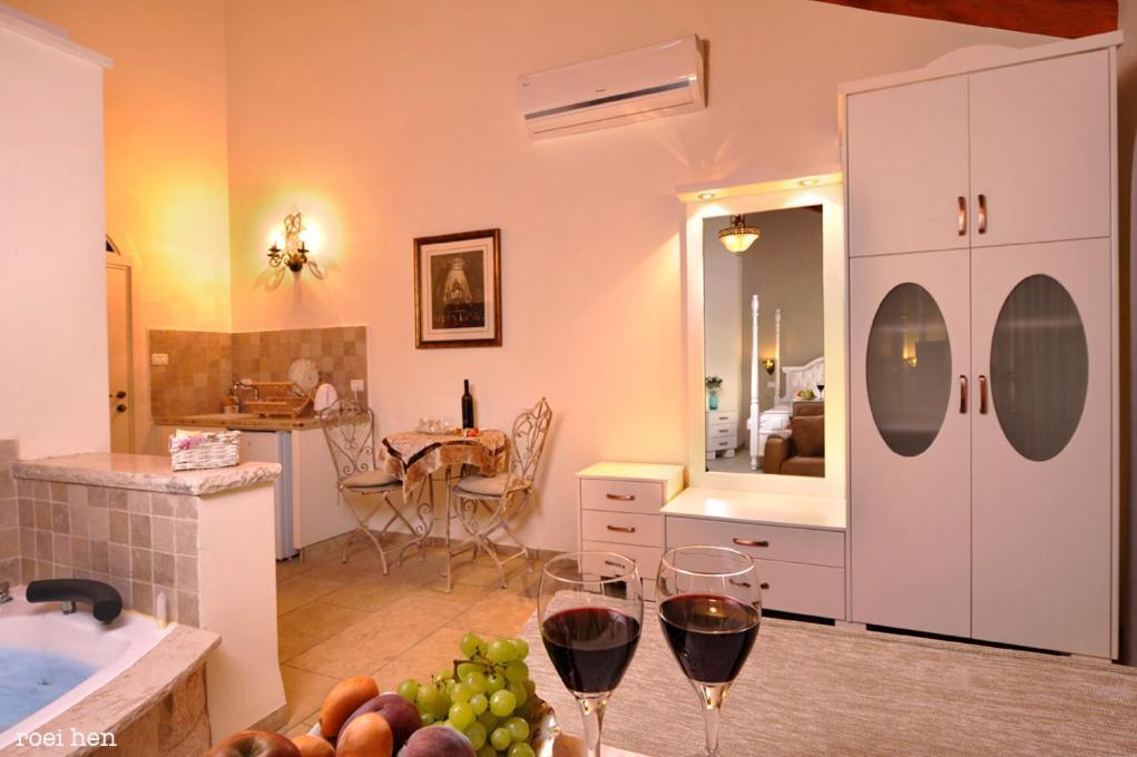 Old City Inn Safed Room photo